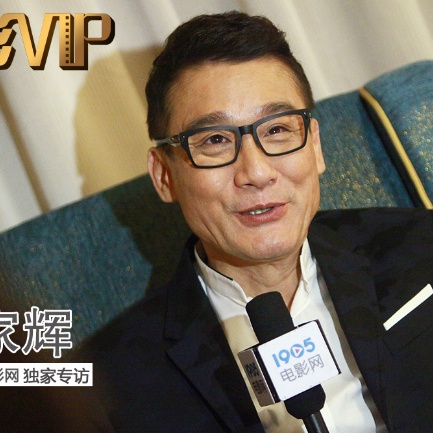 健身房里被教练c到呻吟男女视频